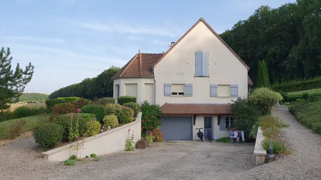 Einfahrt, Garage, Keller und Waschküche